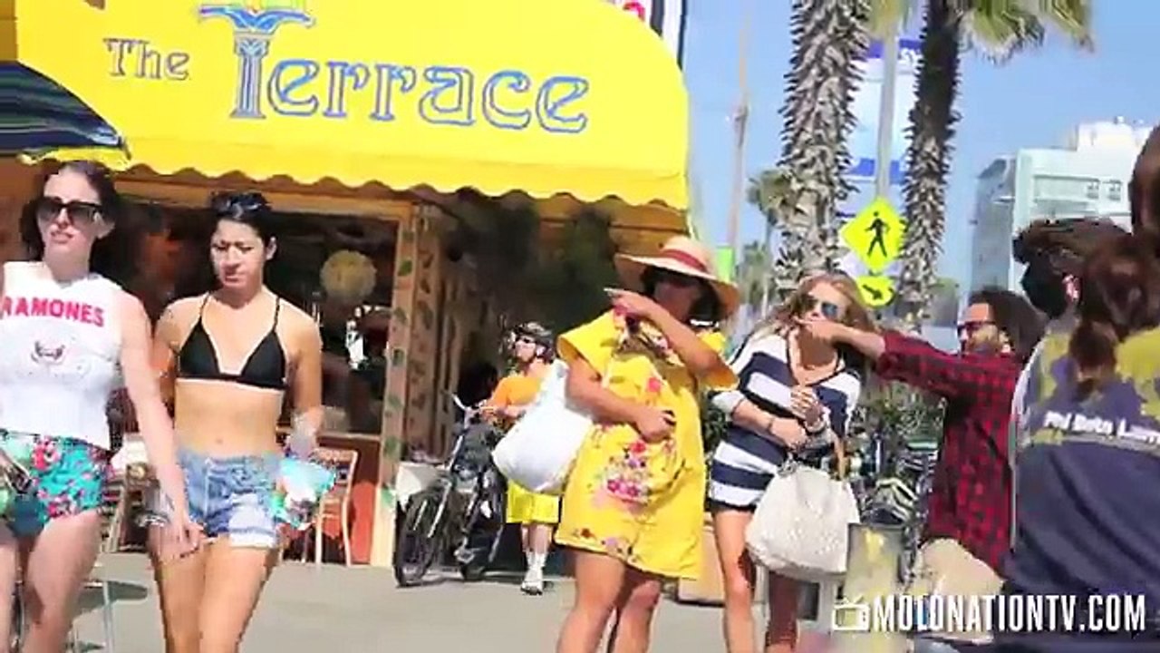 Une fille pickpocket