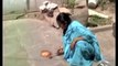Heatwave intensified - Woman cooks Omlete on floor in Telangana