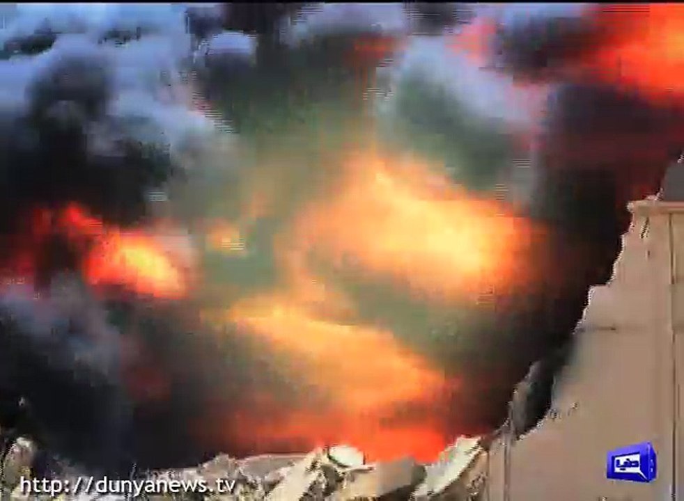 Dunya News- Firefighters struggle as fire engulfs three factories in Karachi.