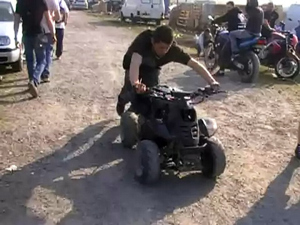 CAMPING BLEU AU 24 HEURES DU MANS MOTO