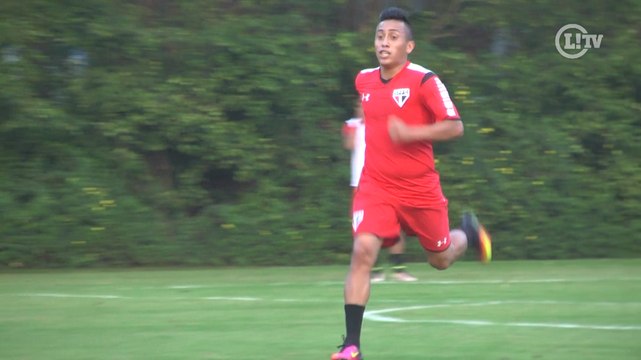 Gringo no campo! Cueva faz seu primeiro treino com o elenco do São Paulo
