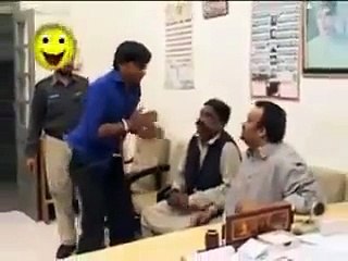 Watch Rare Footage Of Amjad Sabri In Police Station