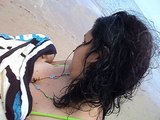 Família Violli - 2011.10.26 - Pernambuco - Porto de Galinhas - Apollo mamando na praia