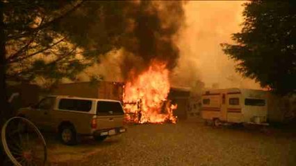 Dos personas mueren en el devastador incencio que arrasa el centro de California