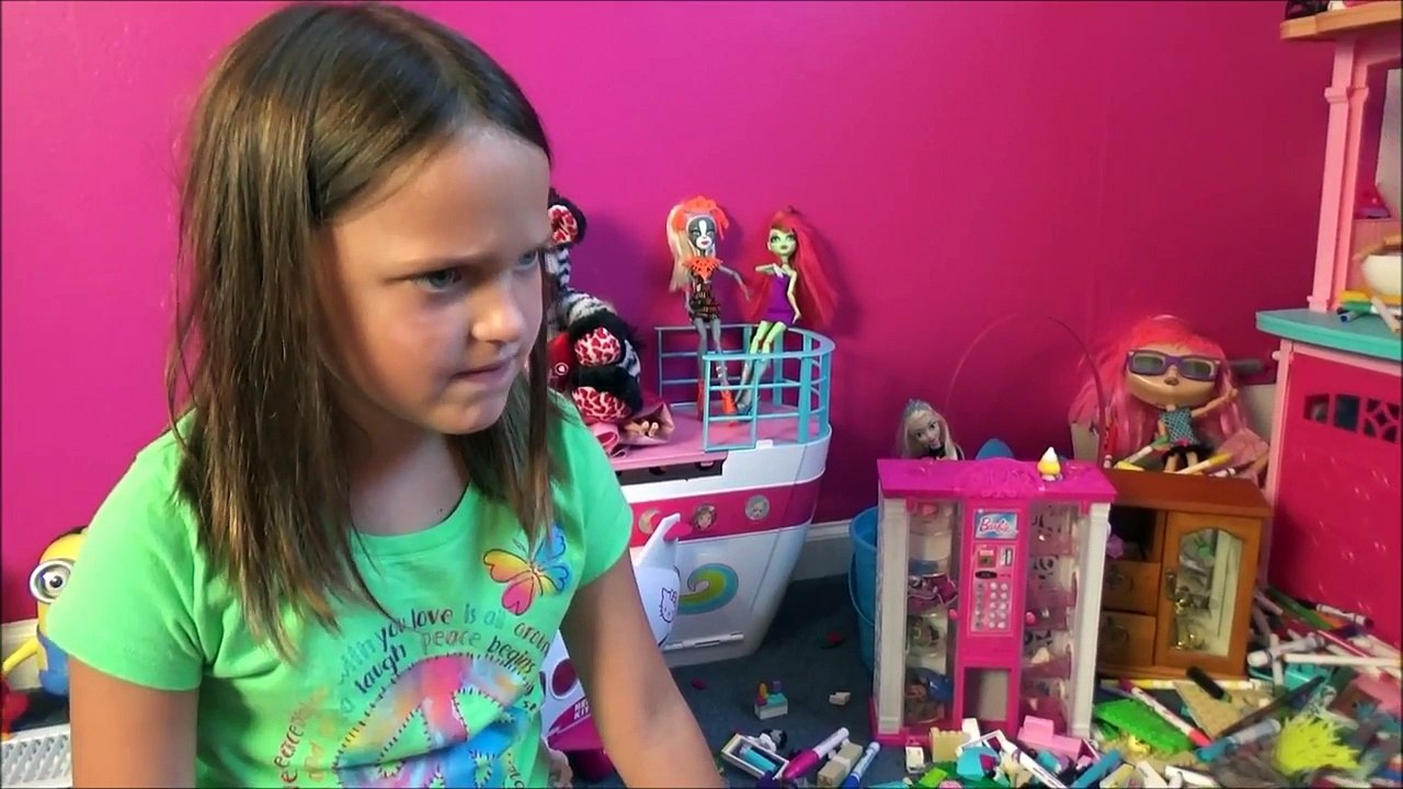 Baby Victoria Is Bad "Throws Fit" Annabelle The Sitter "Toy Freaks