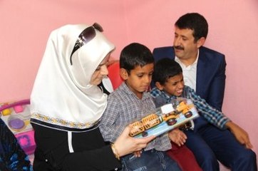 Zihinsel Engelli Çocuğun Hapsedildiği Kafesin Yerine Çocuk Odası Yapıldı