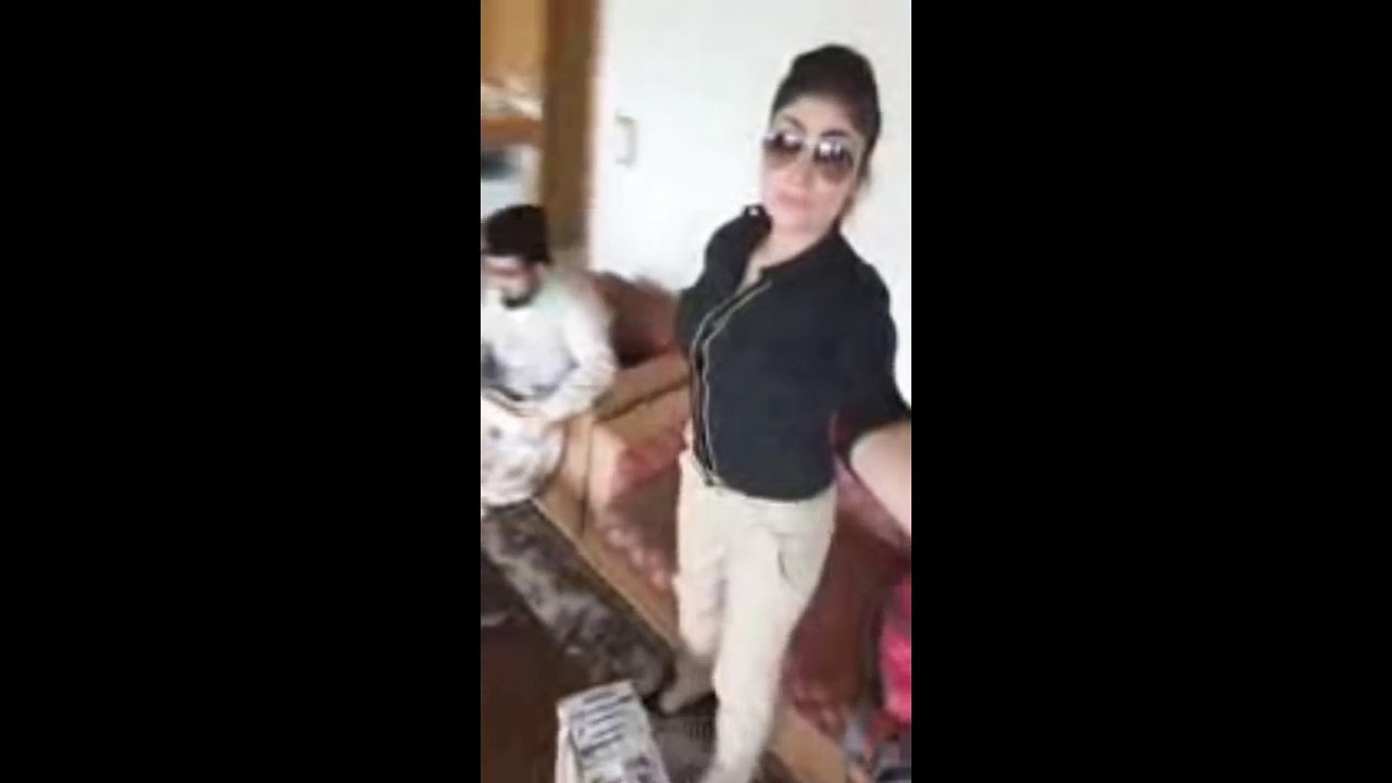 "Mufti Abdul Qavi and Qandeel Baloch Scandal" : پاکستانی سکینڈل آف مفتی عبدالقوی اینڈ قندیل بلوچ مکمل ویڈیو