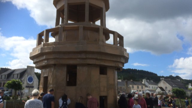 Phare en carton d'Olivier Grossetête