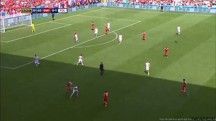 Superbe but de Shaqiri avec la Suisse contre la Pologne