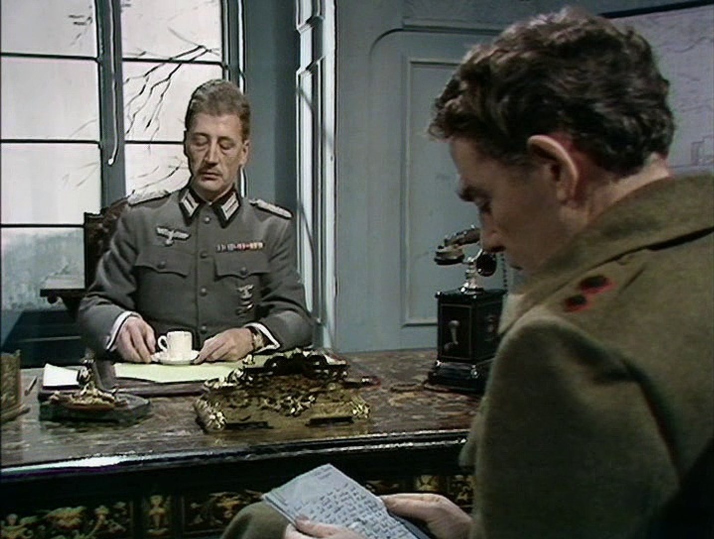 Colditz - TV Series S2, Ep8 - The Gambler