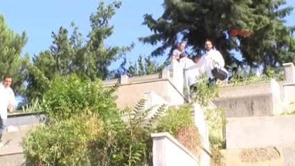 Mezarlıkta Kadın Ölü Bulundu