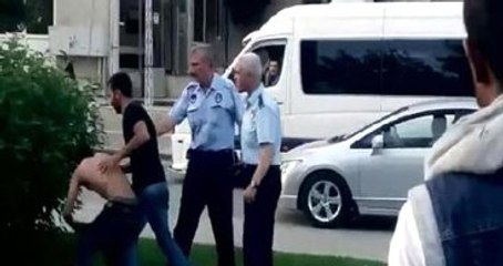 Süs Havuzunda Serinleyen Çocuğu Döven Zabıta Görevden Alındı