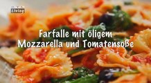 Selbstgemachte Farfalle mit Mozarella Tomatensoße