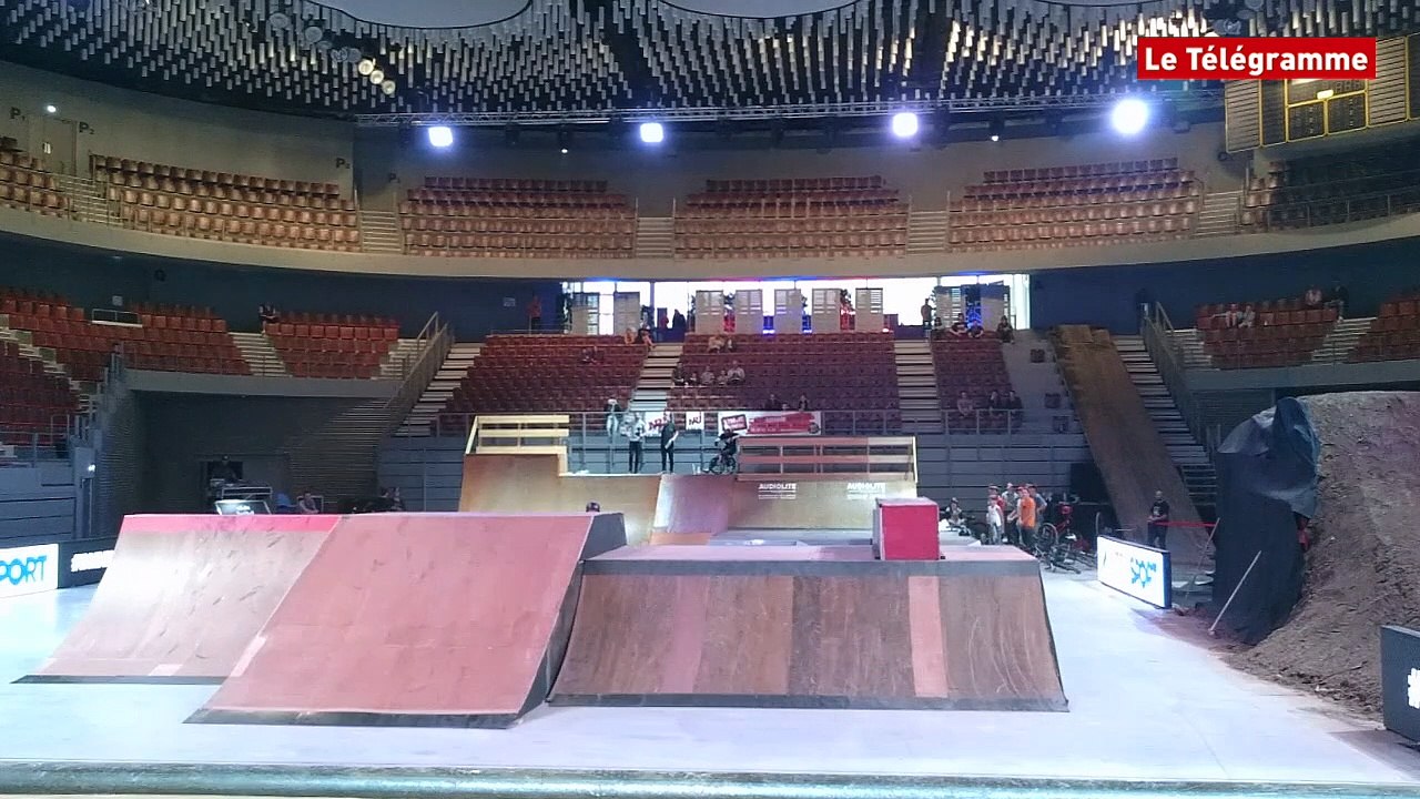 Brest Arena Indoor Show. L'échauffement avant le grand show