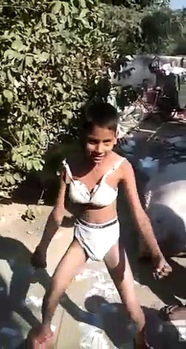 A small girl Dancing Like A professional