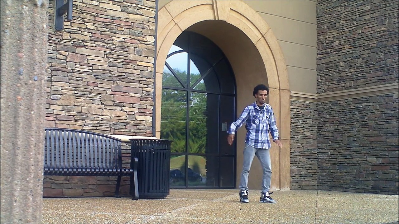 PUMPED UP KICKS DUBSTEP