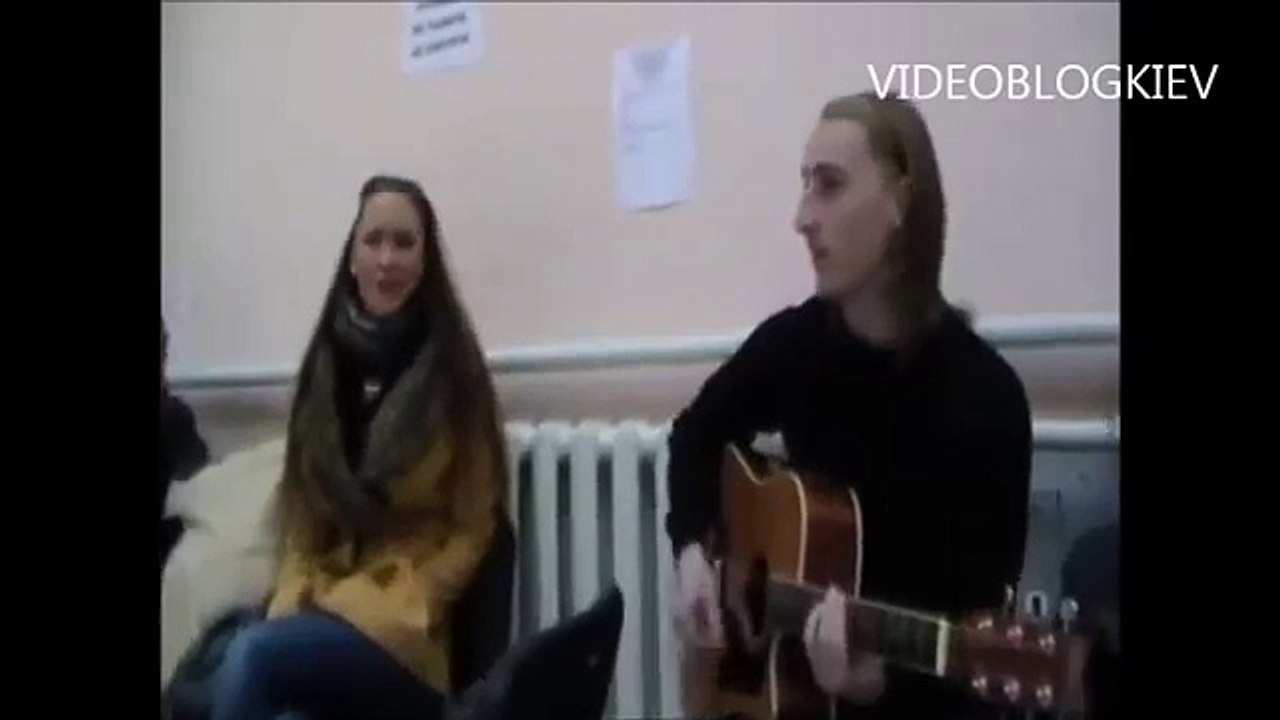 КРАСИВЫЙ ПАРЕНЬ КРАСИВО КЛАССНО НЕРЕАЛЬНО КРУТО ПОЁТ! ПЕСНЯ! видео 6