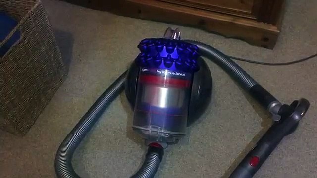 Dyson Cinetic Big Ball Musclehead Vacuum Cleaner