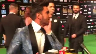 Ranveer doing mimicry of girls over Fawad Khan