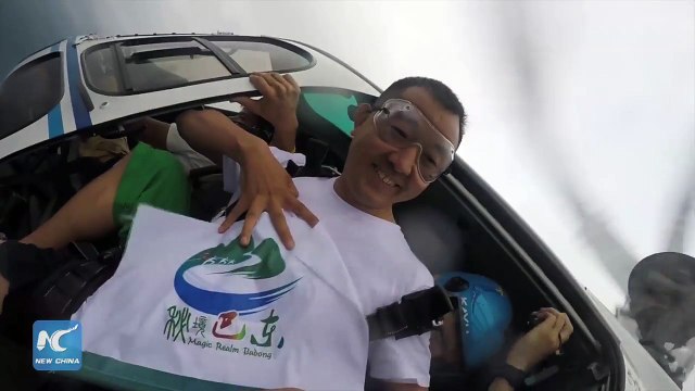 Man Skydives From 3,000 Meter In China