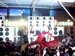 Show da Mc Anitta na Furacão 2000 No Dubai (28/11/2010).MOV  (Parte 2)