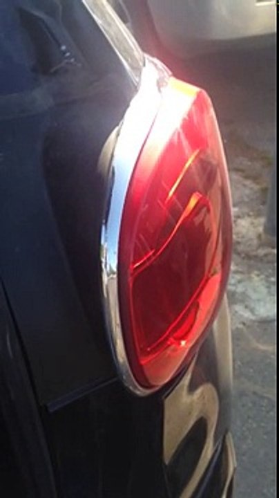 How to remove brake light bulb from 2014 Fiat 500L