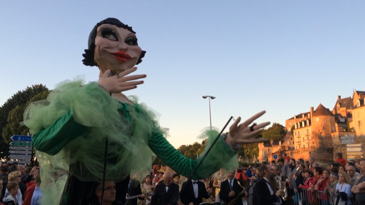 La grande parade de Le Mans fait son cirque