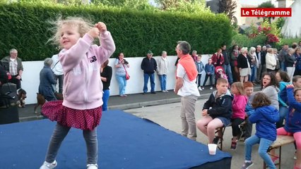 Saint-Hernin (29). Record du monde de "Rame" !