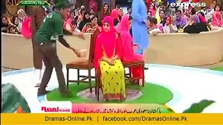Amir Liaquat Humiliating Another Guy in Pakistan Ramzan Show Full Video
