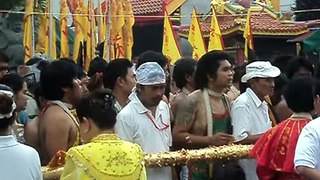 Phuket Vegetarian Festival 2011 - 2011-09-26: Lantern Raising Ritual at Jui Tui Shrine (Part 1)