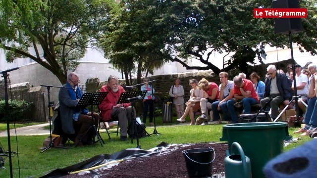 Quimper. Pôle Max-Jacob : artistes et jardiniers en harmonie