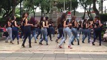 Meksika'daki Flashmob Etkinliğinden Kizomba Dansı