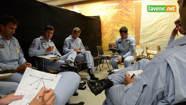 La patrouille de France en démonstration à Florennes