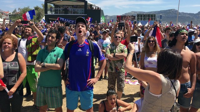 France-Irlande : la Marseillaise résonne dans la fan zone de Marseille