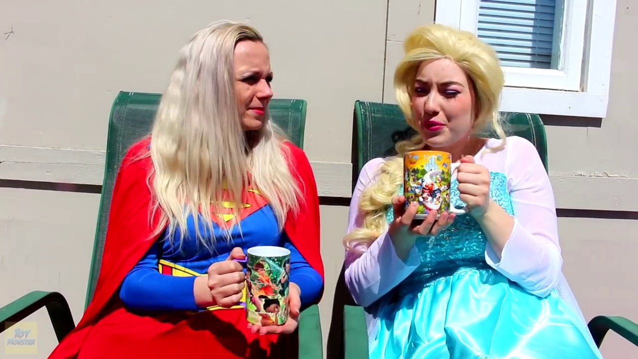 Frozen Elsa ve Sinekler! Örümcek adam, pembe Spidergirl, doktor ve Joker eşek şakası!