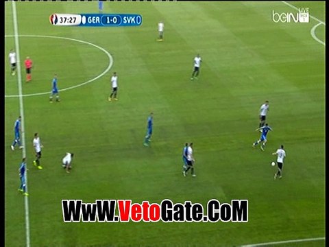 نوير ينقذ مرمى من هدف امام سلوفاكيا بخطأ زميله