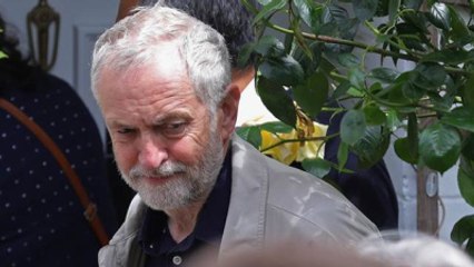 Birleşik Krallık'ta Gölge Kabineden 7 İsim İstifa Etti