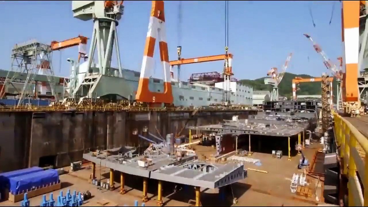 Timelapse du plus gros navire jamais construit