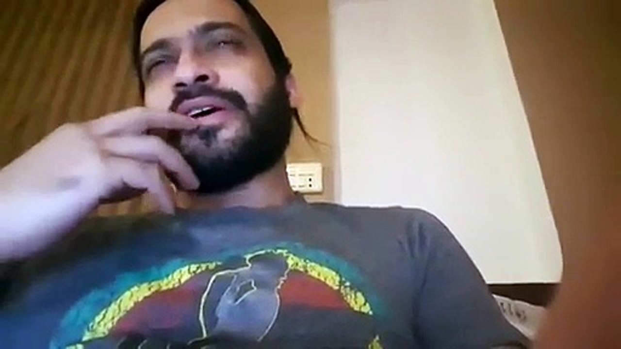 How Waqar Zaka Bashing On Hamza Ali Abbasi