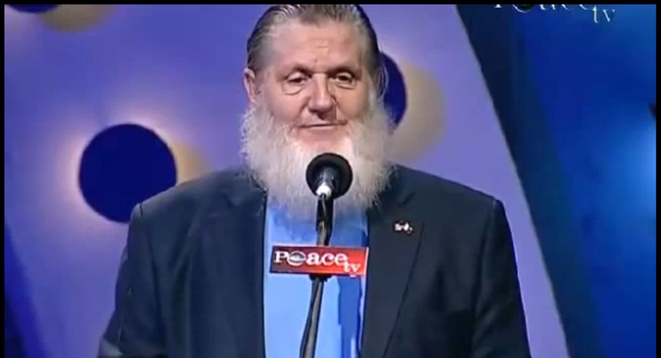 Christian busted in tears after Yusuf Estes answer
