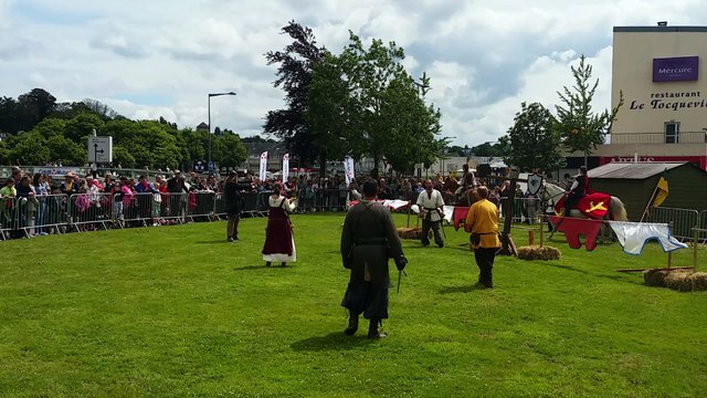 Tournoi de chevaliers à la fête de la Vire de Saint-Lô