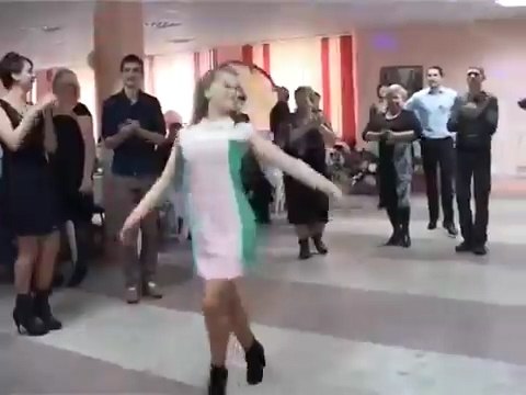 Зажигательный танец на Русской свадьбе