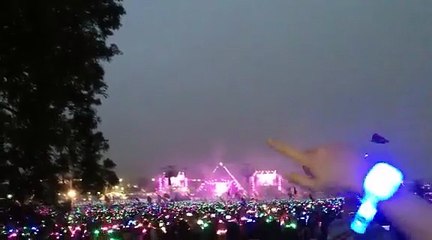 glastonbury festival live hippie life music