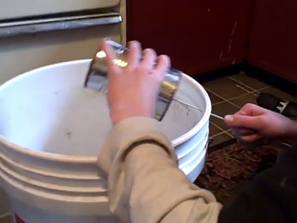 Making a 5 gal. bucket mouse trap - Handmade