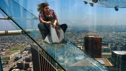 Skyslide : Toboggan de verre sur le plus haut building de Los Angeles