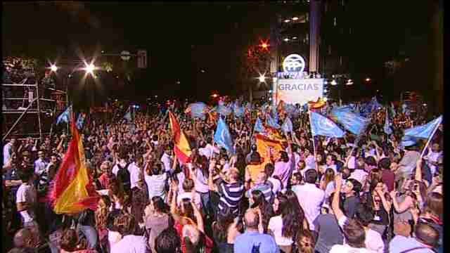 Miles de seguidores del PP corean Sí se puede ante las palabras de Rajoy
