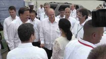 Rey Juan Carlos I saluda al presidente de Panamá