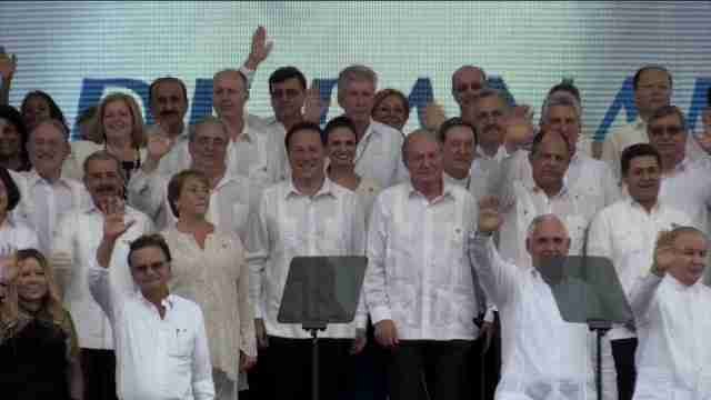 Juan Carlos I y líderes mundiales asisten a la inauguración la ampliación del canal
