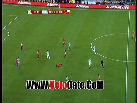 اجويرو يهدر فرصة هدف امام شباك تشيلى