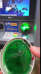 Fue A Retirar Dinero De Cajero Y Halló Algo Sospechoso